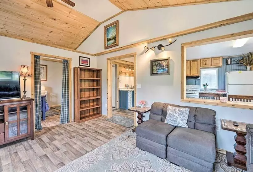 Secluded Kenai Peninsula Cottage In Ninilchik