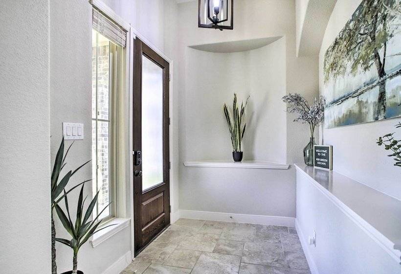 Spacious Cypress Home In Fairfield Community!