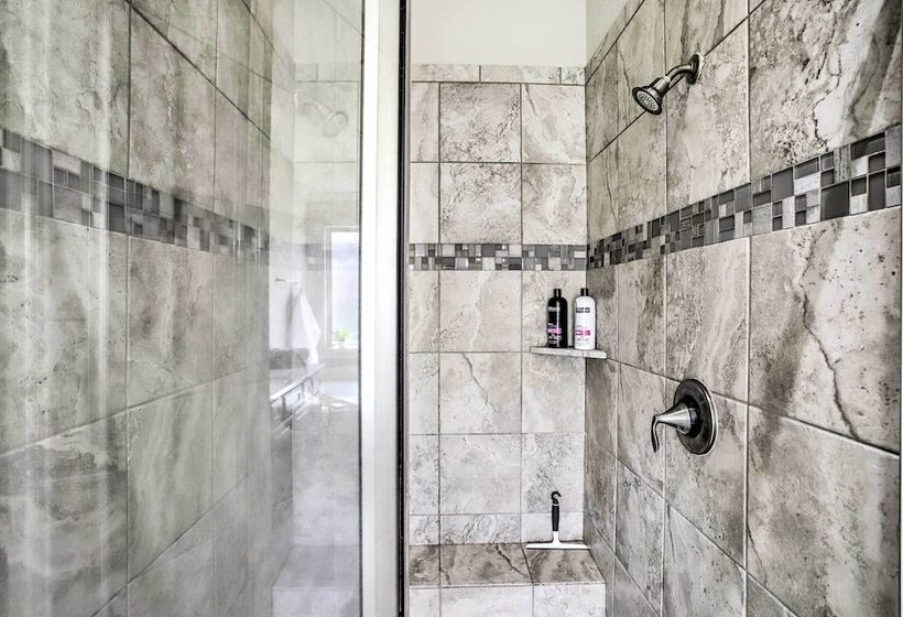 Spacious Cypress Home In Fairfield Community!