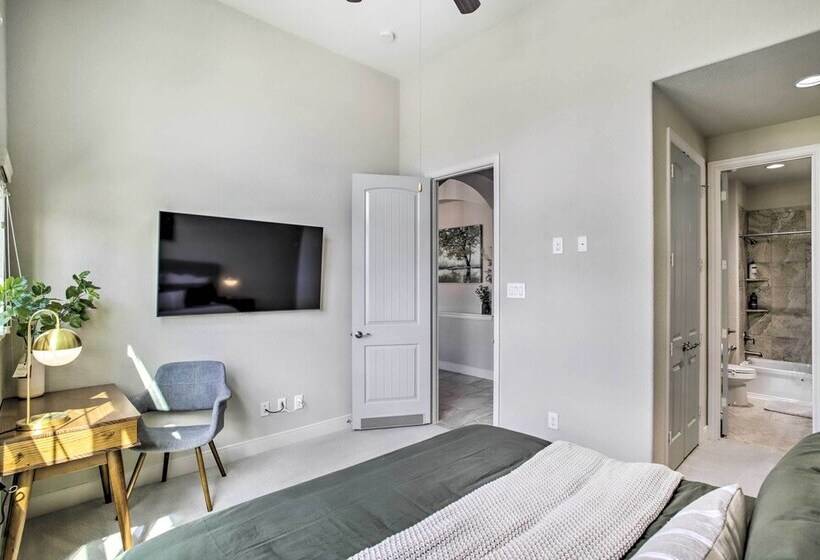 Spacious Cypress Home In Fairfield Community!