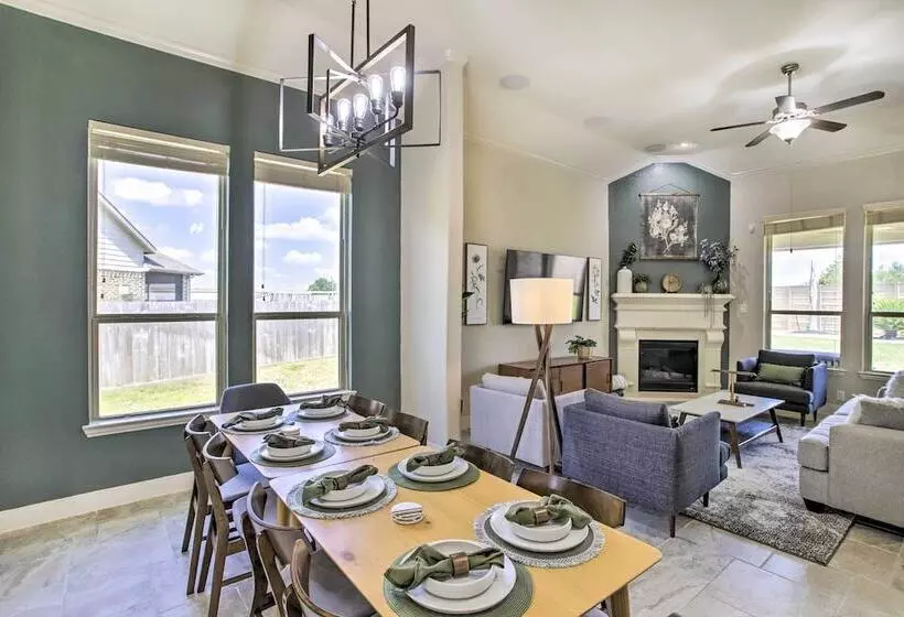 Spacious Cypress Home In Fairfield Community!