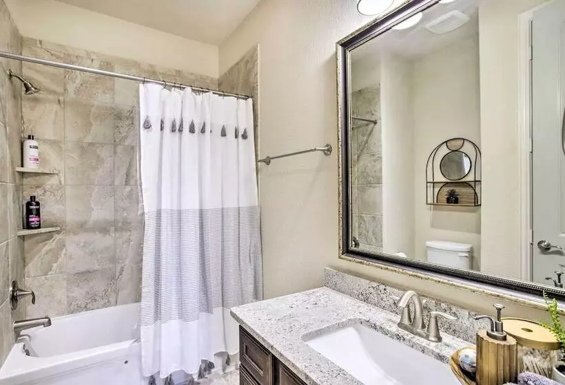 Spacious Cypress Home In Fairfield Community!