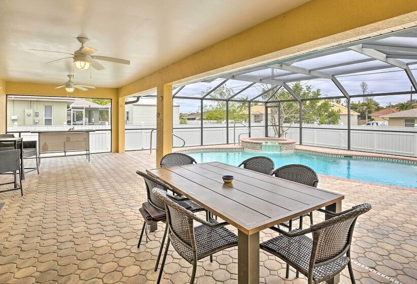 Spacious Florida Oasis Near Cape Coral Parkway
