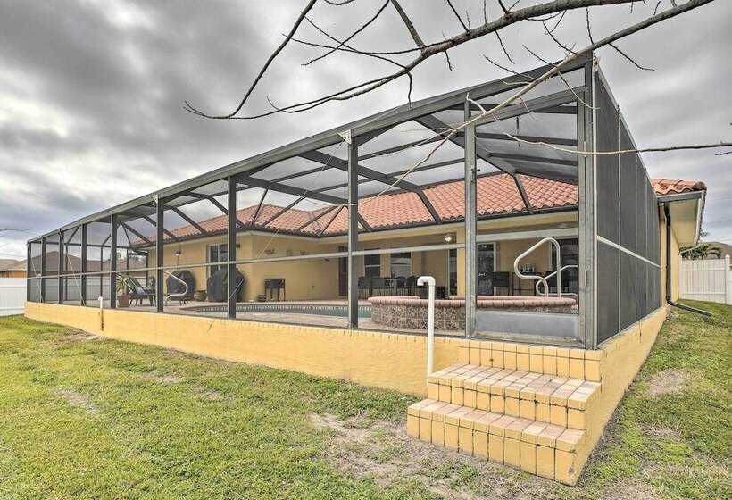Spacious Florida Oasis Near Cape Coral Parkway
