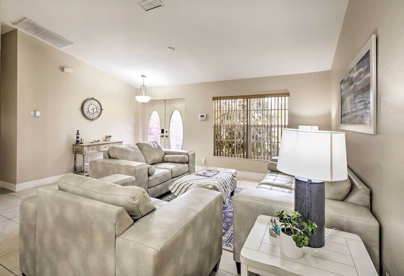 Spacious Florida Oasis Near Cape Coral Parkway