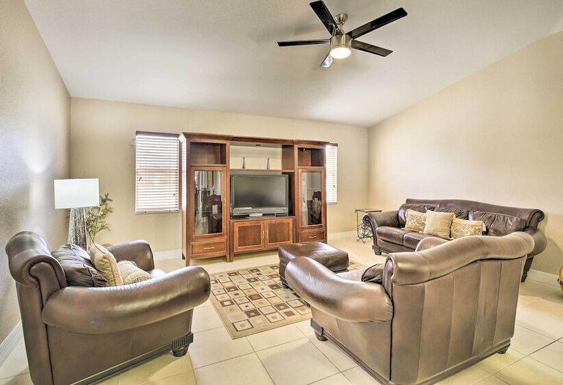 Spacious Florida Oasis Near Cape Coral Parkway