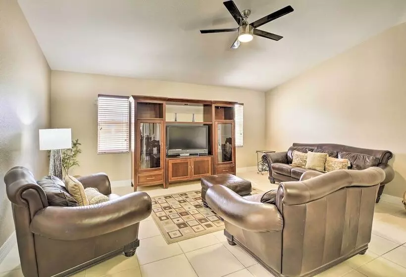 Spacious Florida Oasis Near Cape Coral Parkway