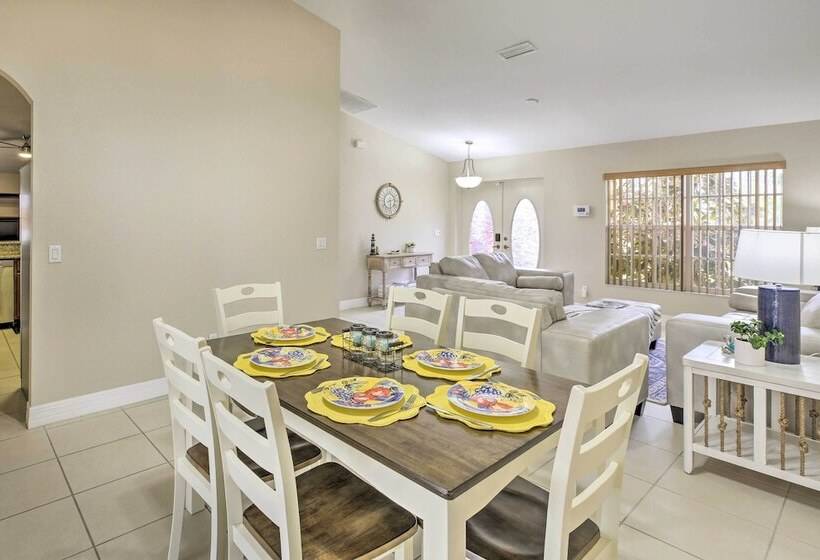 Spacious Florida Oasis Near Cape Coral Parkway