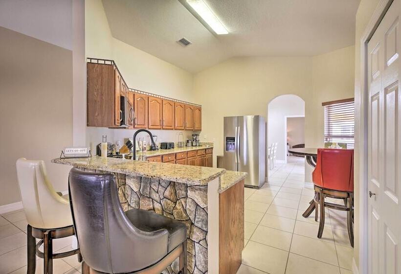 Spacious Florida Oasis Near Cape Coral Parkway