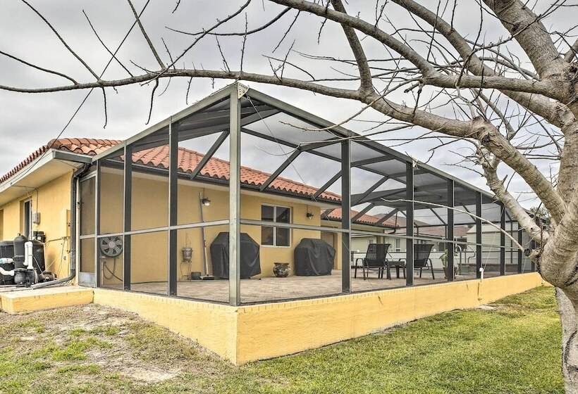 Spacious Florida Oasis Near Cape Coral Parkway