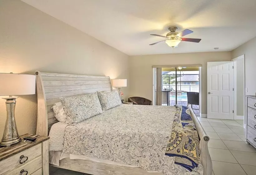 Spacious Florida Oasis Near Cape Coral Parkway