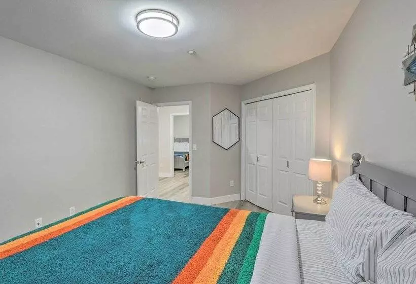 Spacious Kent Home: Great For Large Families!