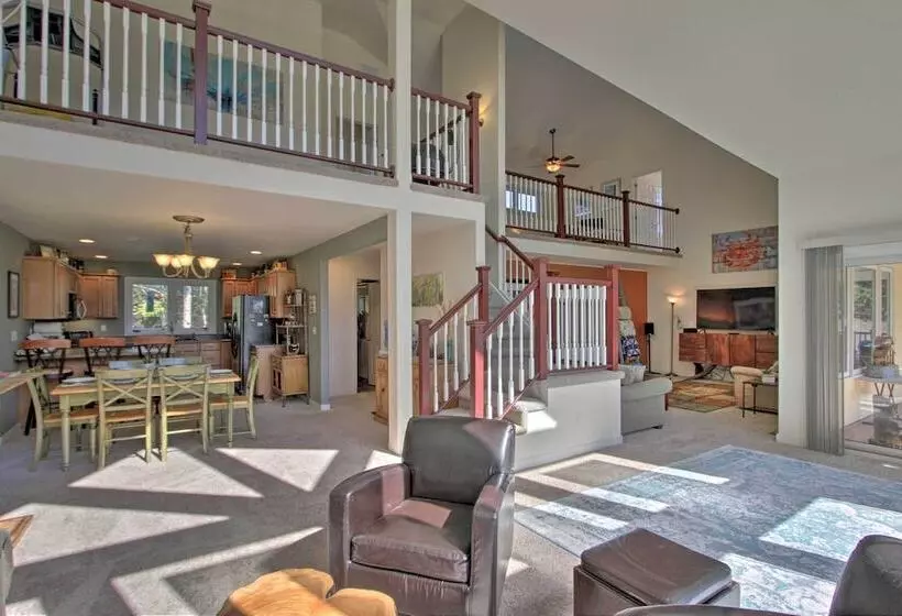 Spacious Port Angeles House W/ Hot Tub & Game Room