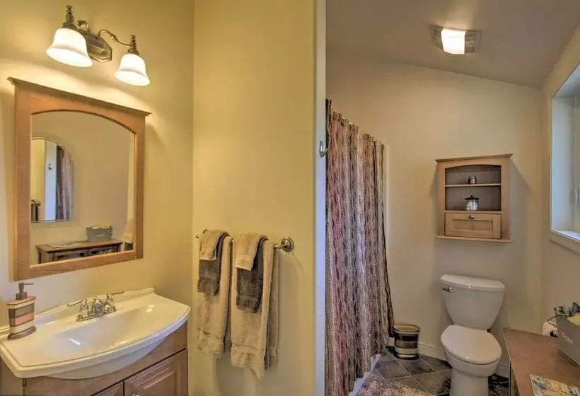 Spacious Port Angeles House W/ Hot Tub & Game Room