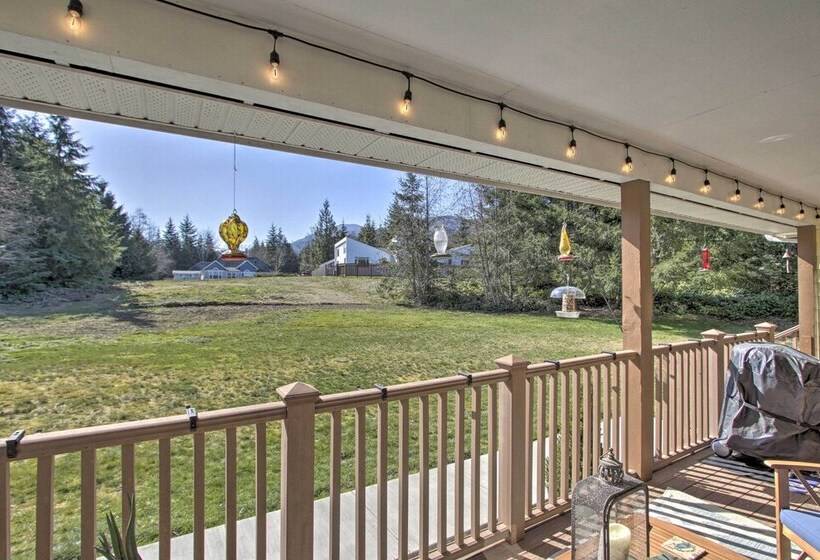 Spacious Port Angeles House W/ Hot Tub & Game Room