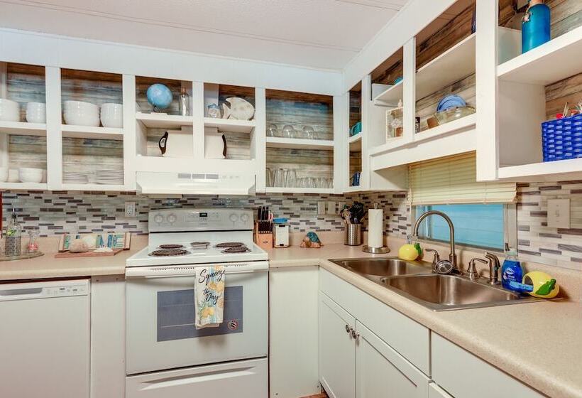 Steinhatchee Home W/ Grill & Screened In Porch