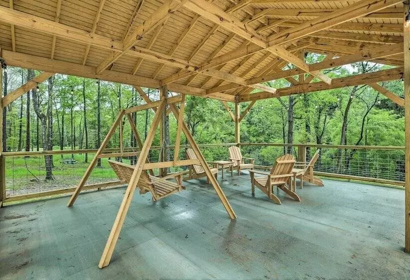 Tallassee Creekside Cabin W/ Forest Views!