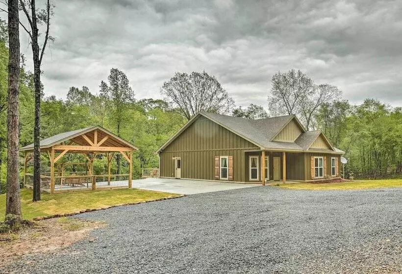 Tallassee Creekside Cabin W/ Forest Views!