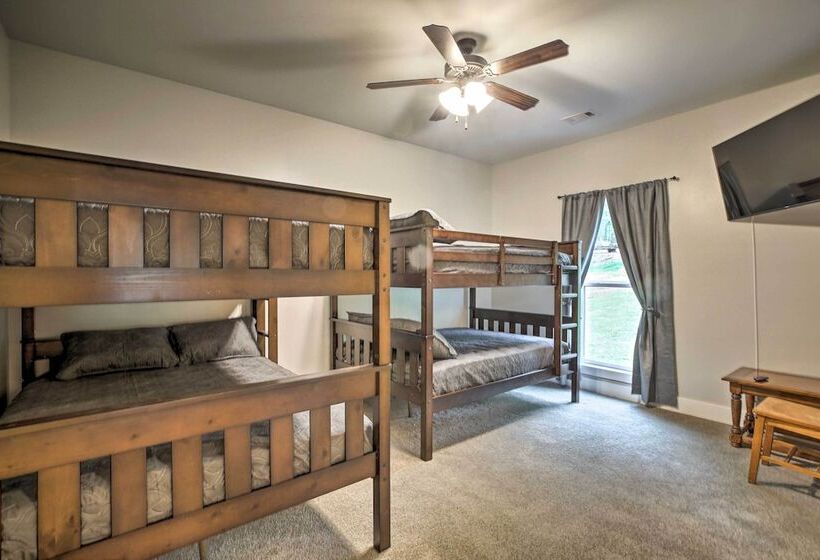 Tallassee Creekside Cabin W/ Forest Views!