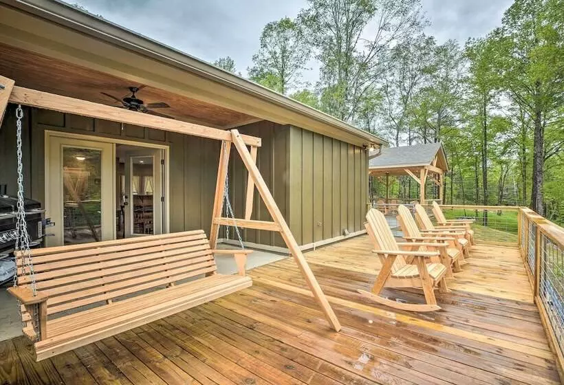 Tallassee Creekside Cabin W/ Forest Views!