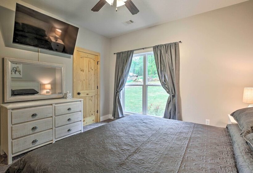 Tallassee Creekside Cabin W/ Forest Views!