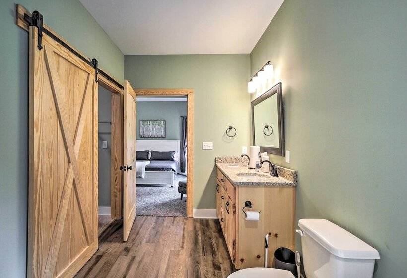 Tallassee Creekside Cabin W/ Forest Views!