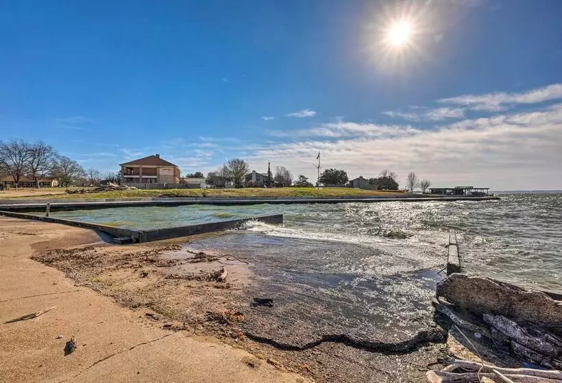 Livingston Retreat W/ Patio & Charcoal Grill