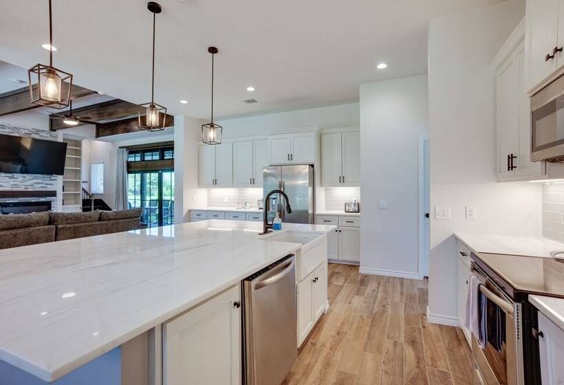 Livingston Retreat W/ Patio & Charcoal Grill