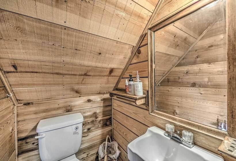 Tree Lined  Polly S Perch  W/ Mountain Views!