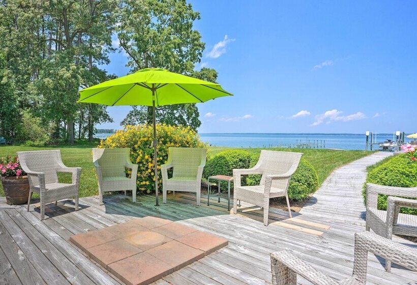 Urbanna Waterfront Retreat: Pier & Gas Grill!