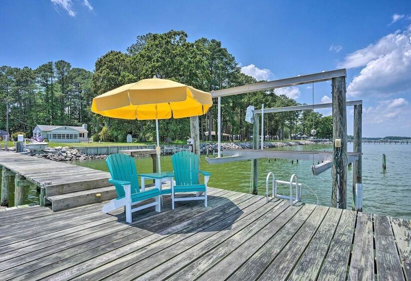 Urbanna Waterfront Retreat: Pier & Gas Grill!