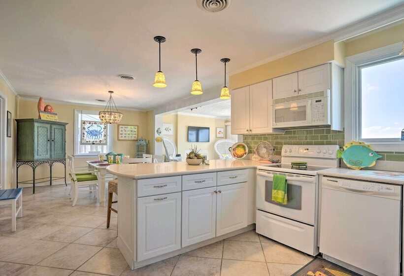 Urbanna Waterfront Retreat: Pier & Gas Grill!