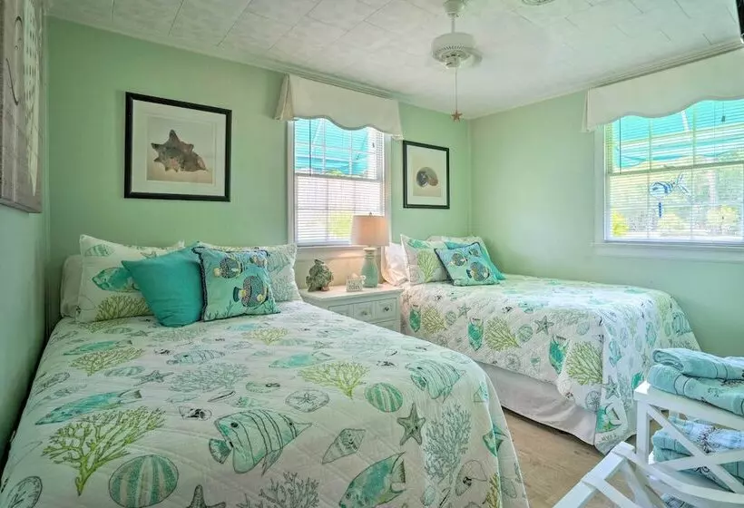 Urbanna Waterfront Retreat: Pier & Gas Grill!