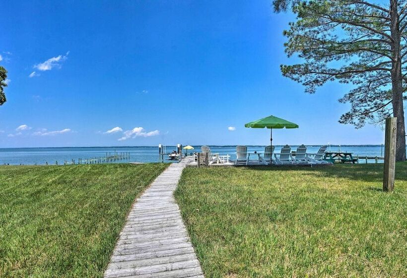 Urbanna Waterfront Retreat: Pier & Gas Grill!