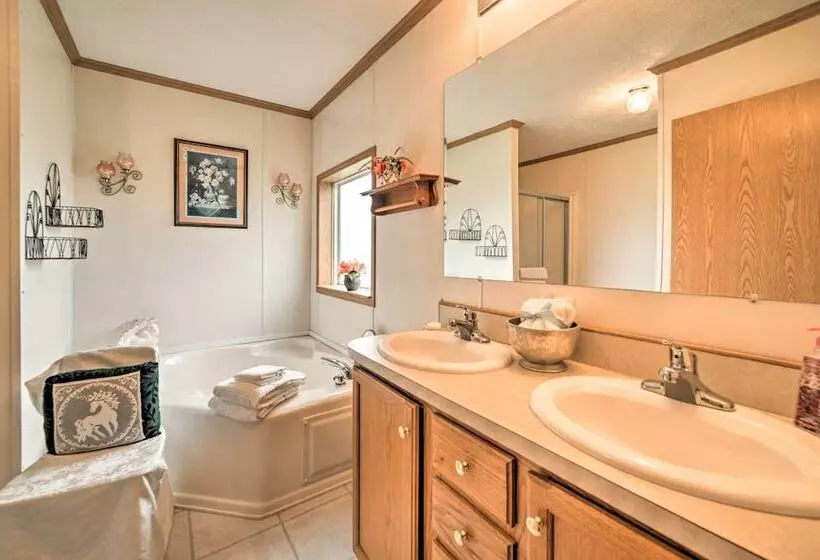 Warm & Inviting Family Home   2 Mi To Golf Course!