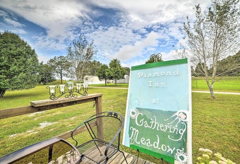 Warm & Inviting Family Home   2 Mi To Golf Course!