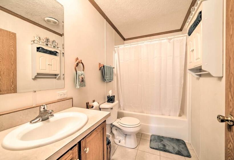 Warm & Inviting Family Home   2 Mi To Golf Course!