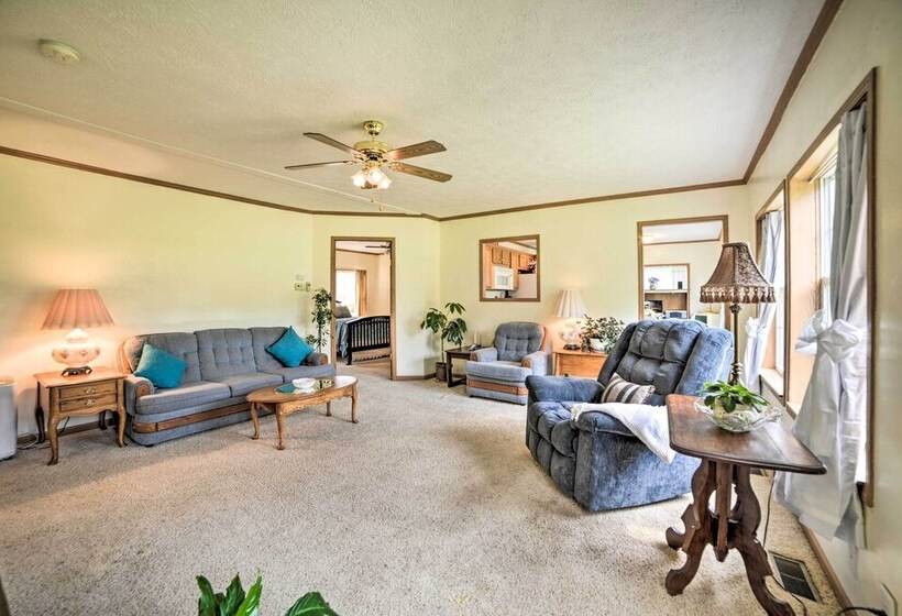 Warm & Inviting Family Home   2 Mi To Golf Course!