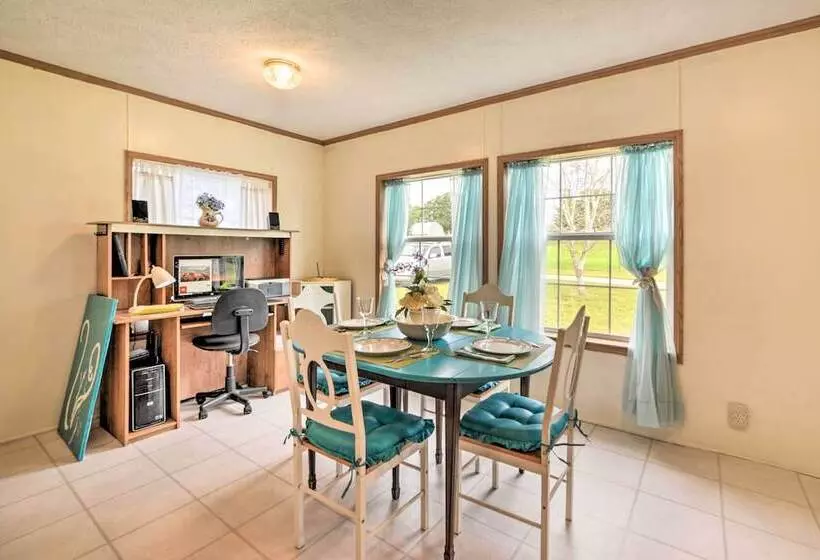 Warm & Inviting Family Home   2 Mi To Golf Course!