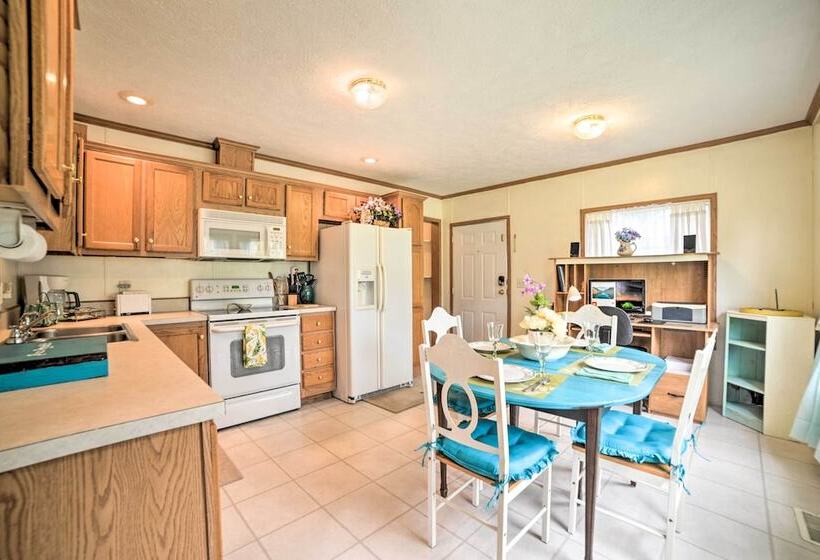 Warm & Inviting Family Home   2 Mi To Golf Course!