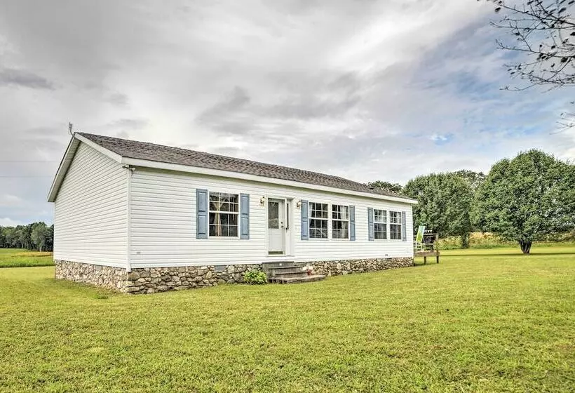 Warm & Inviting Family Home   2 Mi To Golf Course!