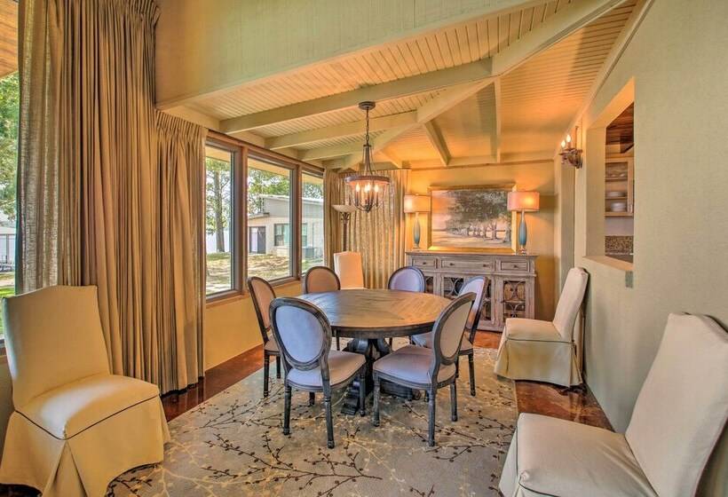 Waterfront Lake Hamilton Home W/ Private Dock