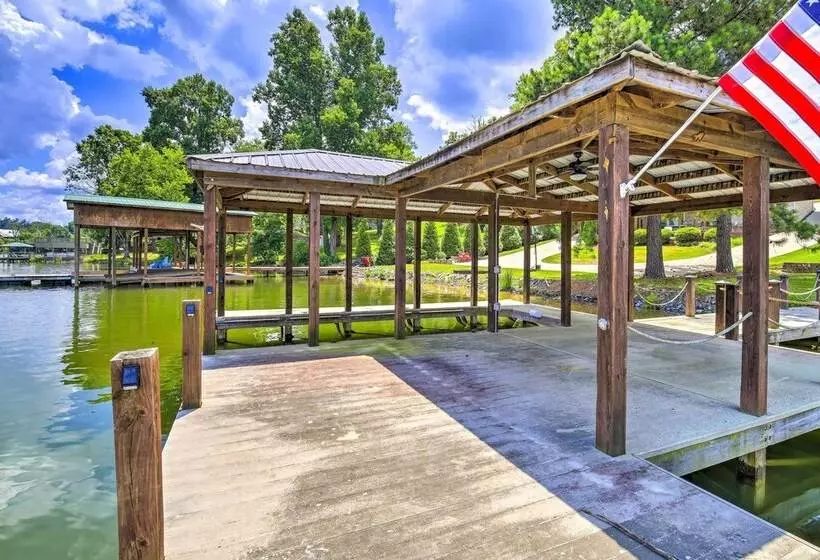 Waterfront Piney Flats Home W/ Private Dock!