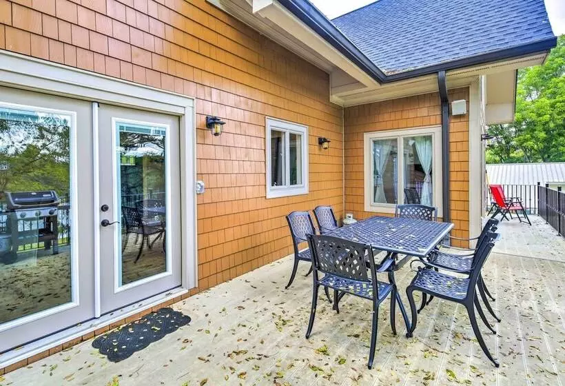 Waterfront Piney Flats Home W/ Private Dock!