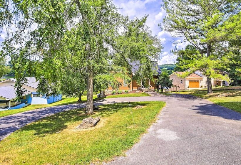 Waterfront Piney Flats Home W/ Private Dock!