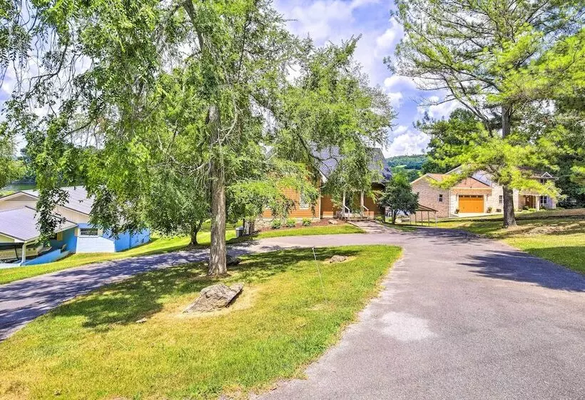 Waterfront Piney Flats Home W/ Private Dock!