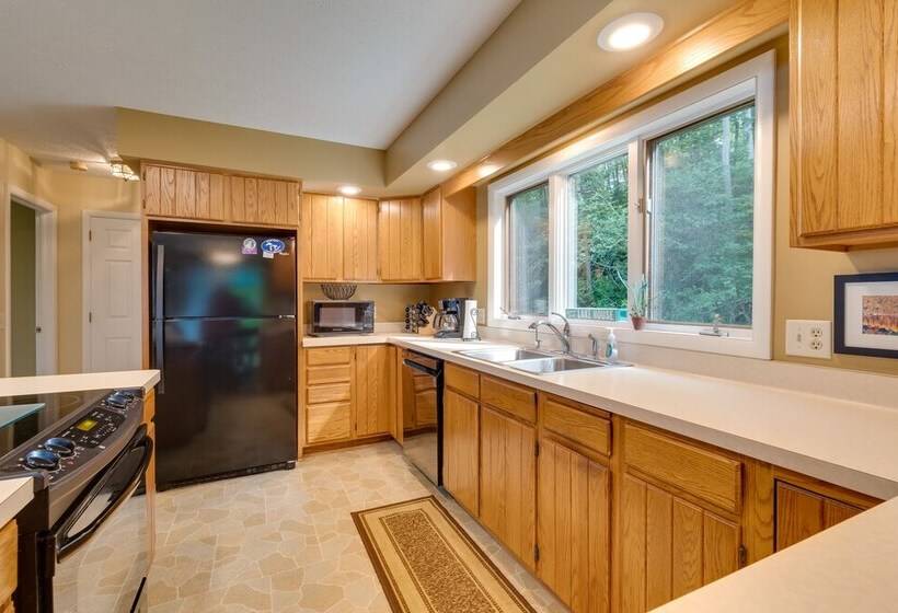 Bayfront Home W/ Dock & Deck In Wolcott!