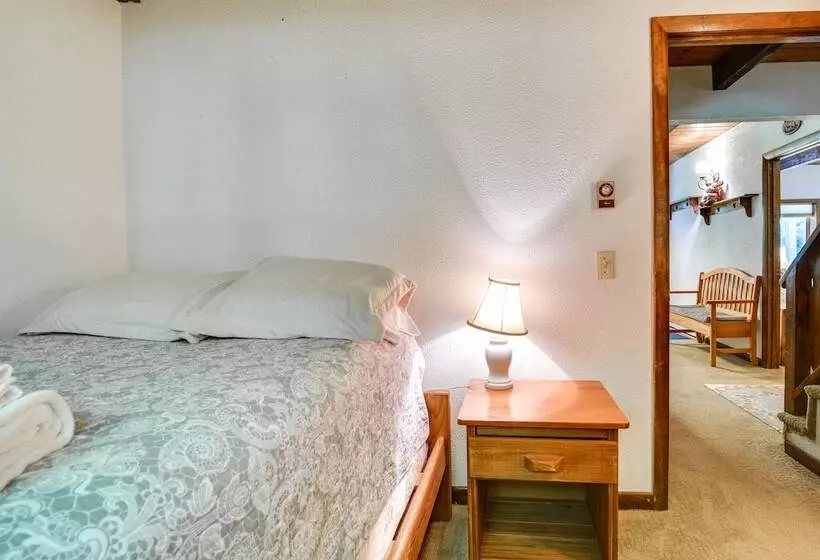 Beautiful Chalet ~ 5 Miles To Attitash Mountain