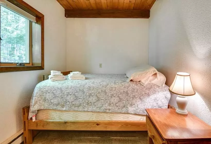 Beautiful Chalet ~ 5 Miles To Attitash Mountain