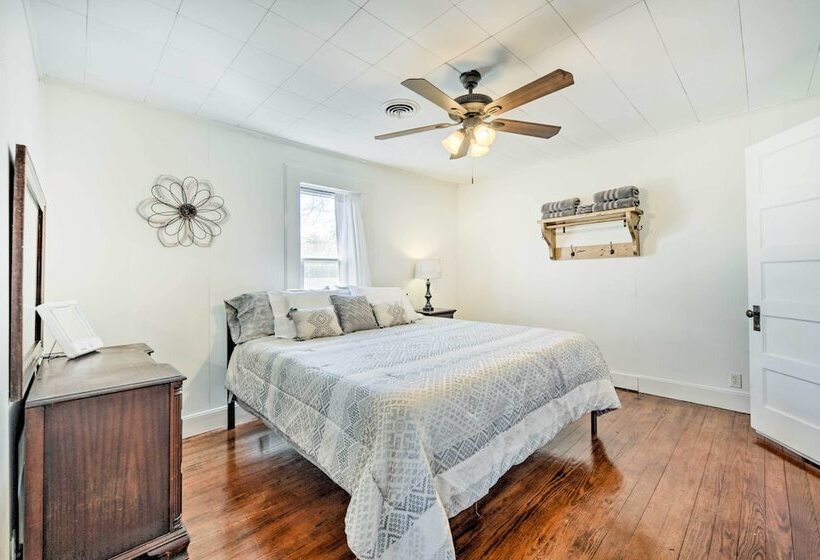 Charming Home Near Downtown Fredericksburg!